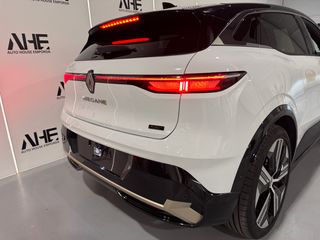 RENAULT MEGANE E-TECH ICONIC 220CV REESTRENO 2025