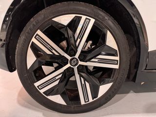 RENAULT MEGANE E-TECH ICONIC 220CV REESTRENO 2025