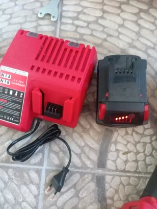 Pack Radial Milwaukee + Cargador + Batería+ mango