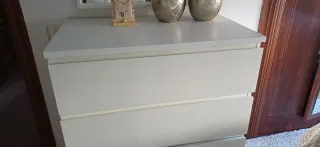Cómoda blanca de madera Ikea