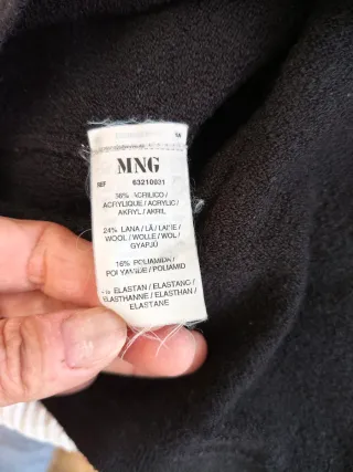 Jersey Mango Negro Cuello Pico Talla L