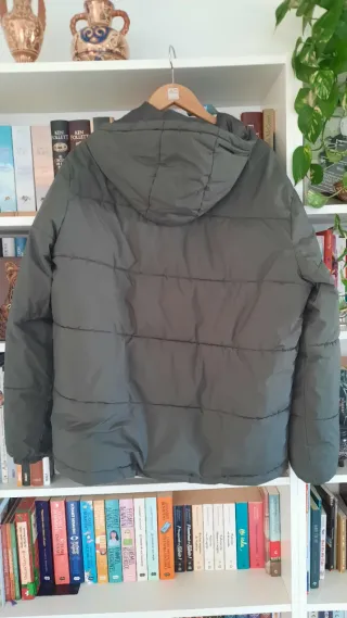 Plumífero verde caqui Kiabi