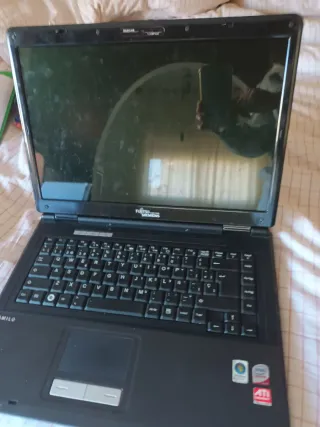 Portátil Fujitsu Siemens Negro
