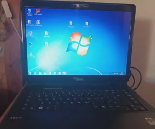 Portátil Fujitsu Siemens Negro