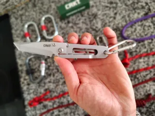 Equipo de escalada: mosquetones y cuerdas PETZL