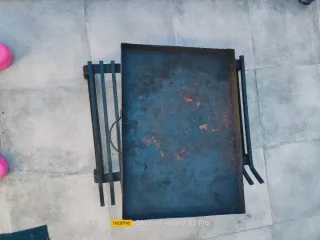 Parrilla barbacoa metálica con cajón