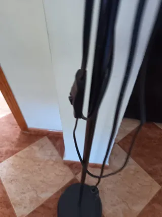 Lámpara de pie con foco - Nueva
