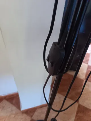 Lámpara de pie con foco - Nueva