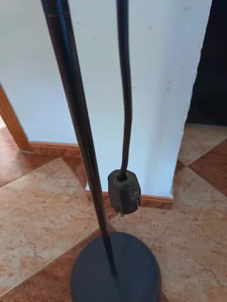 Lámpara de pie con foco - Nueva