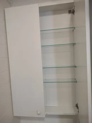 Armario baño, alto con poco fondo
