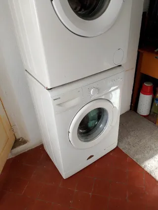 Lavadora Beko y otra lavadora