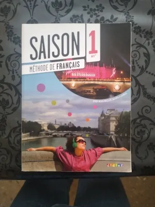 Saison 1 - Livre + CD audio + DVD (French Edition)