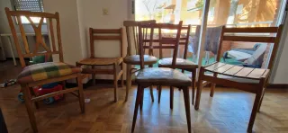 Mesa de comedor (1m x 1m) y 6 sillas de madera