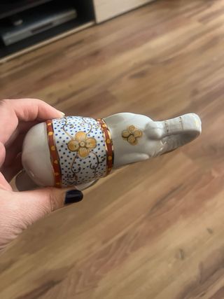 Figura de elefante de cerámica