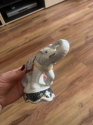 Figura de elefante de cerámica