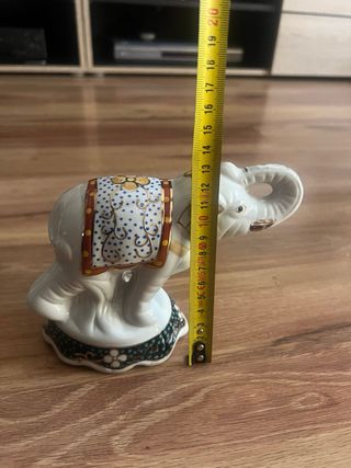 Figura de elefante de cerámica