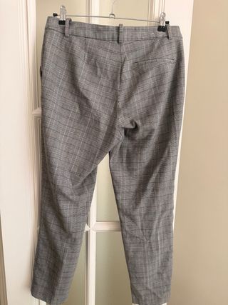 Vaqueros pitillo H&M cuadros gris T.40