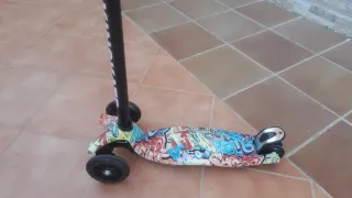 Patinete KINSKATE 3 ruedas  con luces espectacular