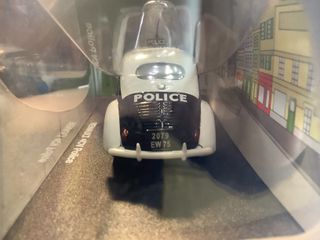 Coche Policía francés Renault 4/4 Eligor 1/43