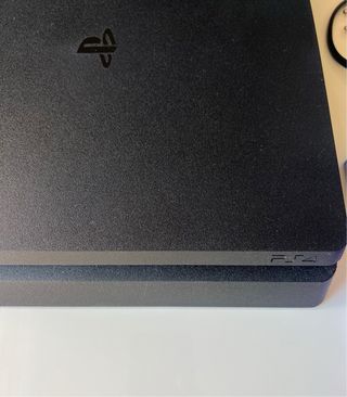 PS4 Slim 1TB Negra como NUEVA