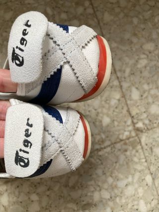 Zapatillas tipo Onitsuka Tiger Talla 37