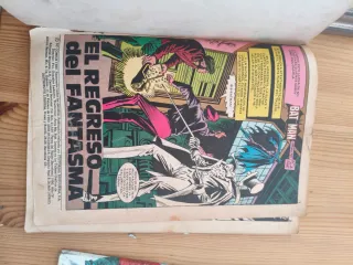 2 comics antiguos de Batman y geiper man