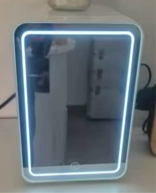 Mini Nevera con Espejo LED