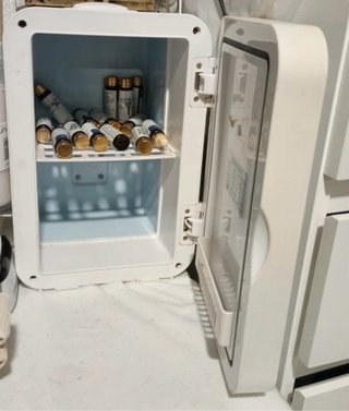 Mini Nevera con Espejo LED