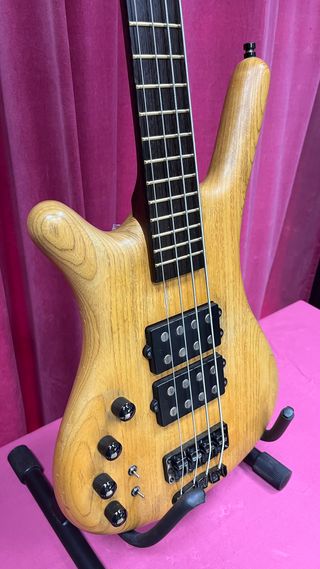 Warwick Corvette $$ 4 ZURDO Made in Germany