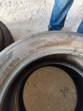 Neumáticos 215/55R17