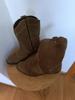 Botas niña marrones