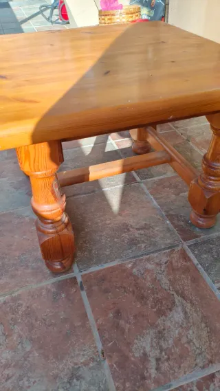 Mesa pequeña centro salónadera maciza