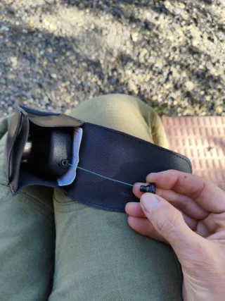 Máquina de afeitar antigua de viaje con funda