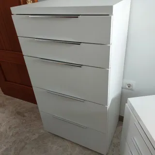 Sinfonier y 2 mesitas de noche blancas