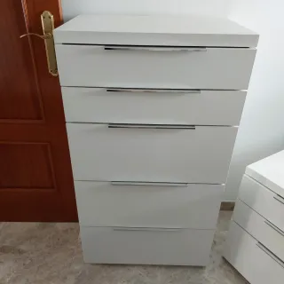 Sinfonier y 2 mesitas de noche blancas