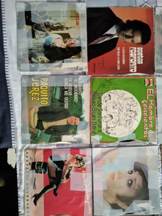 Colección vintage de vinilos LP y singles.