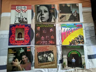 Colección vintage de vinilos LP y singles.