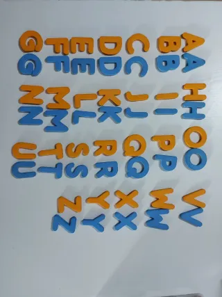 Letras imantadas de espuma