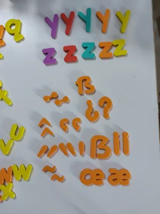 Letras imantadas de espuma
