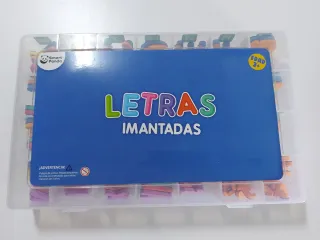 Letras imantadas de espuma