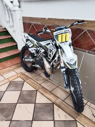 Husqvarna 250, 2 tiempos, 170 horas.