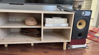 Mobile TV e scarpiera in legno