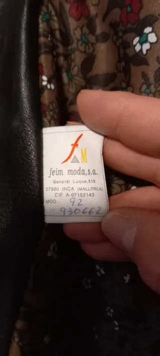 Cazadora de cuero negra