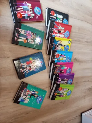 Colección de libros zapatillas rojas