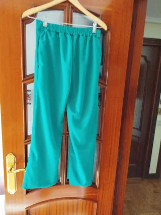 Pantalones anchos verde oliva