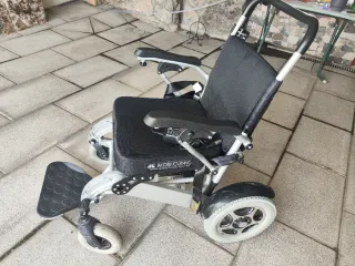 Silla de ruedas Mobiclinic Troya Plus eléctrica