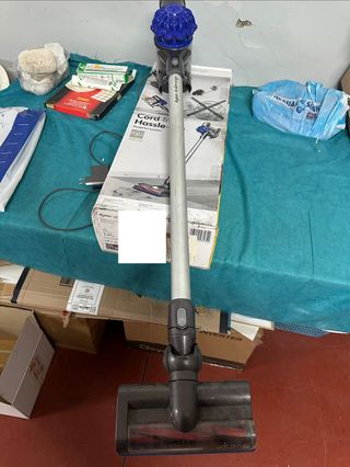 Dyson V6 Slim Origin aspirapolvere