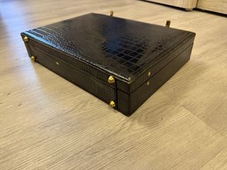 Maletín negro de cuero con combinacion