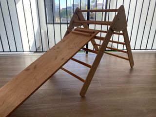 Triángulo Pikler madera motricidad