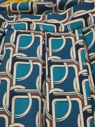 Gonna fantasia geometrica